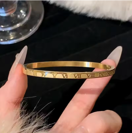 Golden Memory – Elegant Bracelet